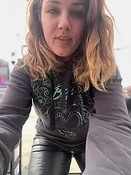 DaisyVibesss online show from 03.01.25