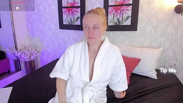 Snapshot of EmilySumer chatting on 03.20.25 EmilySumer online show from 03.20.25