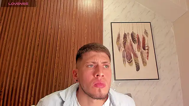 Snapshot of SebastianMaximoff chatting on 10.02.25 SebastianMaximoff online show from 10.02.25