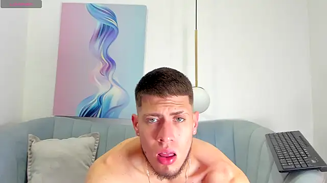 Snapshot of SebastianMaximoff chatting on 10.25.25 SebastianMaximoff online show from 10.25.25