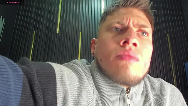 Snapshot of SebastianMaximoff chatting on 11.26.25 SebastianMaximoff online show from 11.26.25