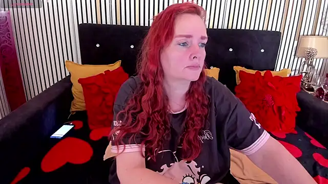 Snapshot of SinFulTitsDD chatting on 06.19.26 SinFulTitsDD online show from 06.19.26