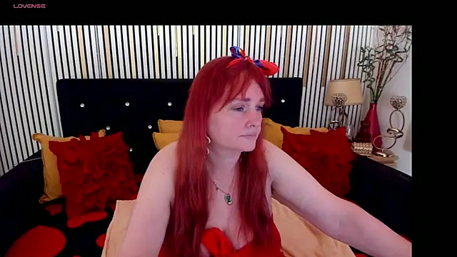 Snapshot of SinFulTitsDD chatting on 07.10.26 SinFulTitsDD online show from 07.10.26