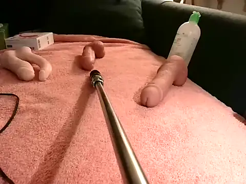 Snapshot of Simon-tem chatting on 01.06.25 Simon-tem online show from 01.06.25