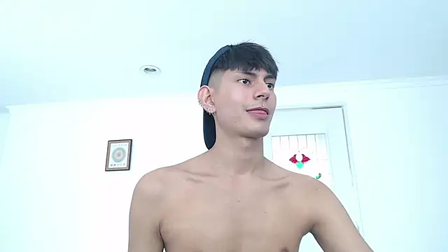 Snapshot of imdavo23 chatting on 03.18.25 imdavo23 online show from 03.18.25