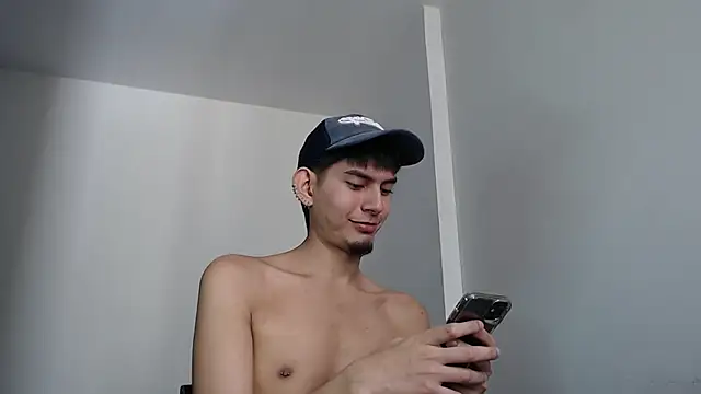 Snapshot of imdavo23 chatting on 10.01.25 imdavo23 online show from 10.01.25