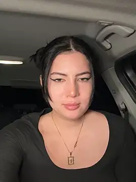 Snapshot of clairewntr chatting on 12.12.24 clairewntr online show from 12.12.24