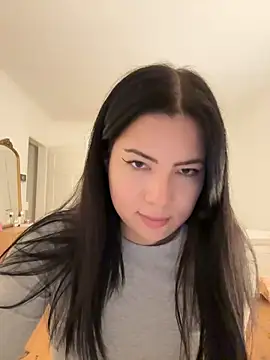 Snapshot of clairewntr chatting on 12.18.24 clairewntr online show from 12.18.24