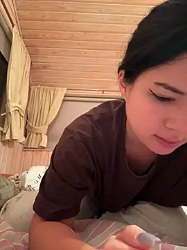 Snapshot of clairewntr chatting on 01.01.25 clairewntr online show from 01.01.25