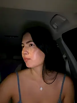 Snapshot of clairewntr chatting on 10.24.25 clairewntr online show from 10.24.25