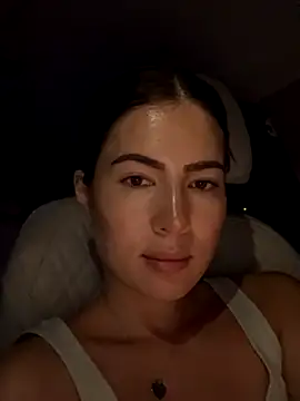 Snapshot of clairewntr chatting on 11.03.25 clairewntr online show from 11.03.25