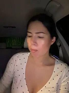 Snapshot of clairewntr chatting on 11.28.25 clairewntr online show from 11.28.25