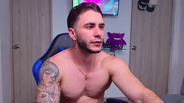 Snapshot of Latino_stud4u chatting on 06.25.26 Latino stud4u online show from 06.25.26