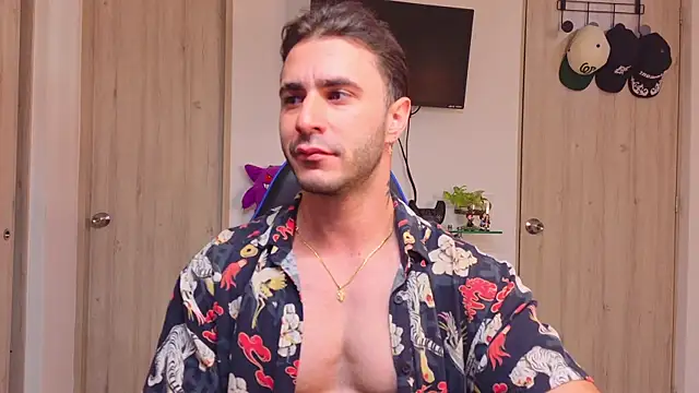 Snapshot of Latino_stud4u chatting on 07.13.26 Latino stud4u online show from 07.13.26
