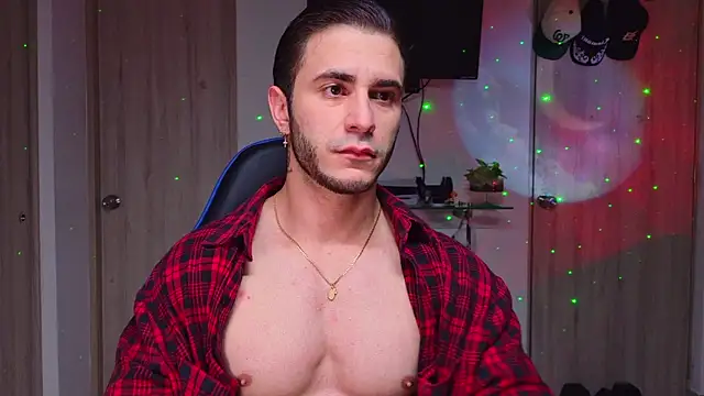 Snapshot of Latino_stud4u chatting on 08.01.26 Latino stud4u online show from 08.01.26