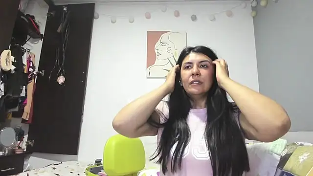 aisha latina online show from 12.06.24