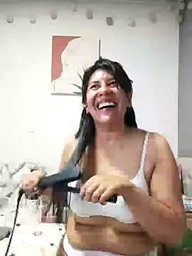 aisha latina online show from 12.21.24