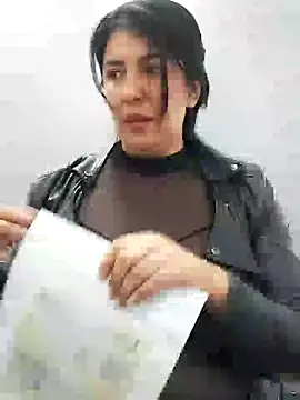 aisha latina online show from 01.30.25