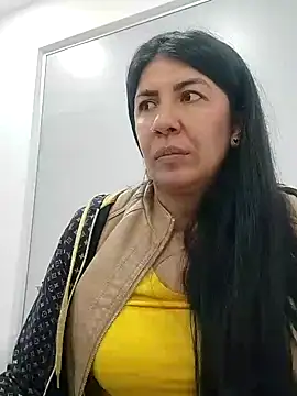 aisha latina online show from 02.11.25