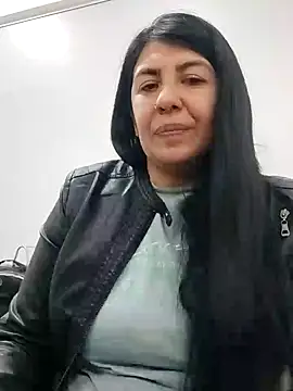 aisha latina online show from 02.18.25