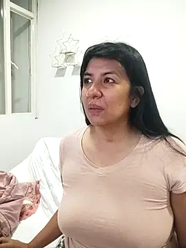 aisha latina online show from 02.17.26