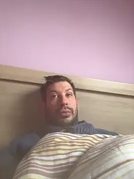 Taxidriver1988 online show from 12.18.25