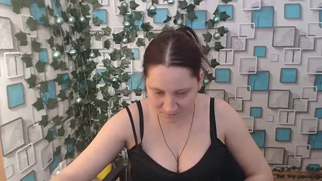 JosieJun  online show from 01.24.25