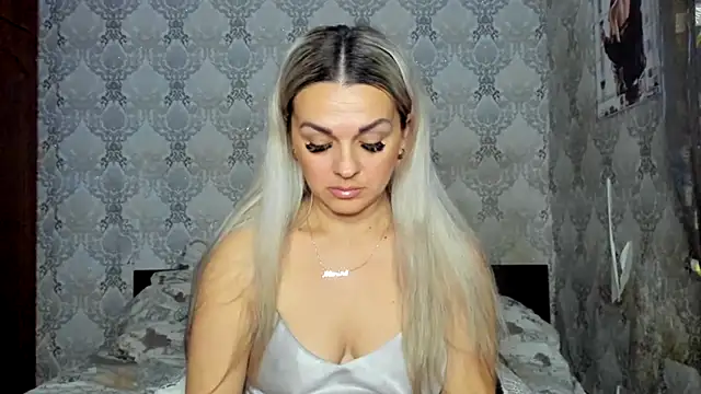 Snapshot of NicoletMoore chatting on 12.17.24 NicoletMoore online show from 12.17.24