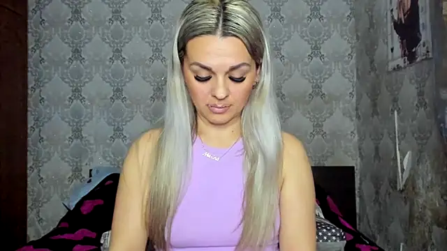 Snapshot of NicoletMoore chatting on 03.03.25 NicoletMoore online show from 03.03.25