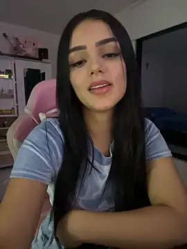 Snapshot of anniehart chatting on 11.26.25 anniehart online show from 11.26.25