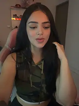 Snapshot of anniehart chatting on 11.28.25 anniehart online show from 11.28.25