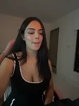 Snapshot of anniehart chatting on 11.29.25 anniehart online show from 11.29.25