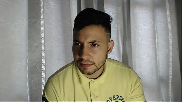 Snapshot of Armando_2002 chatting on 09.19.25 Armando 2002 online show from 09.19.25