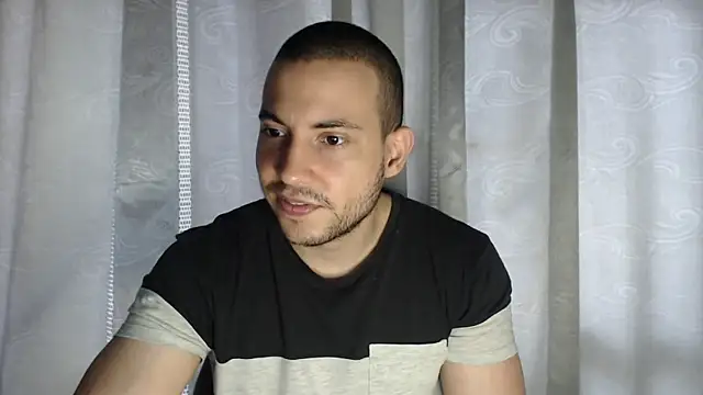 Snapshot of Armando_2002 chatting on 10.15.25 Armando 2002 online show from 10.15.25