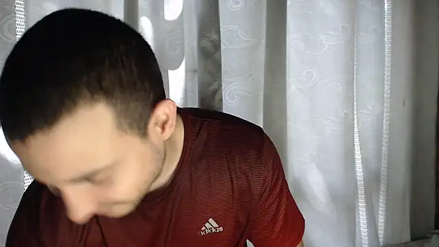 Snapshot of Armando_2002 chatting on 10.29.25 Armando 2002 online show from 10.29.25