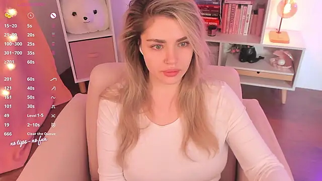 Snapshot of pussy-kattt chatting on 01.25.25 pussy-kattt online show from 01.25.25