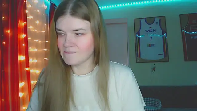 Snapshot of Klementa chatting on 11.11.25 Klementa online show from 11.11.25