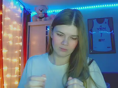 Snapshot of Klementa chatting on 11.30.25 Klementa online show from 11.30.25