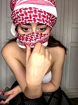 Snapshot of arabiaAna chatting on 09.29.25 arabiaAna online show from 09.29.25