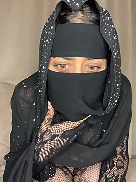 Snapshot of arabiaAna chatting on 11.16.25 arabiaAna online show from 11.16.25