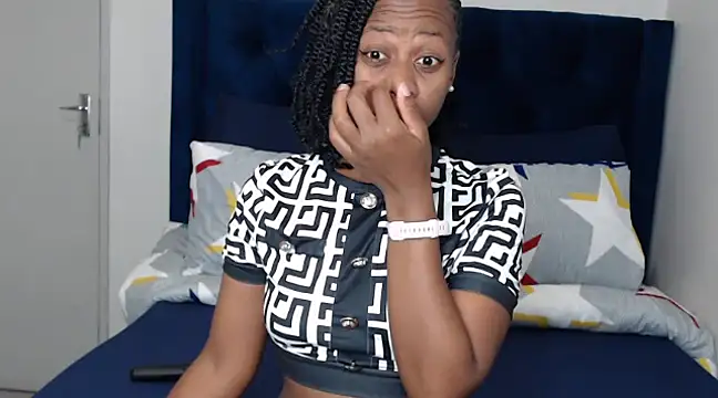 Snapshot of QUEENMANDYY chatting on 03.17.25 QUEENMANDYY online show from 03.17.25