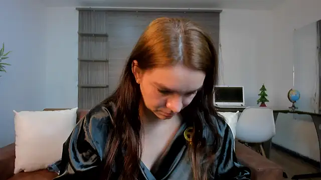 miataylorr1 online show from 12.13.24