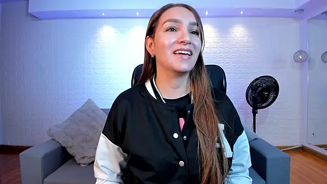 miataylorr1 online show from 09.10.25