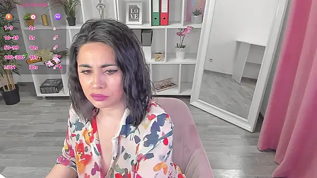 Snapshot of EmaBrownie chatting on 02.03.25 EmaBrownie online show from 02.03.25