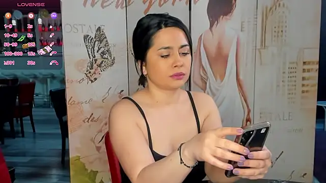 Snapshot of EmaBrownie chatting on 02.19.25 EmaBrownie online show from 02.19.25