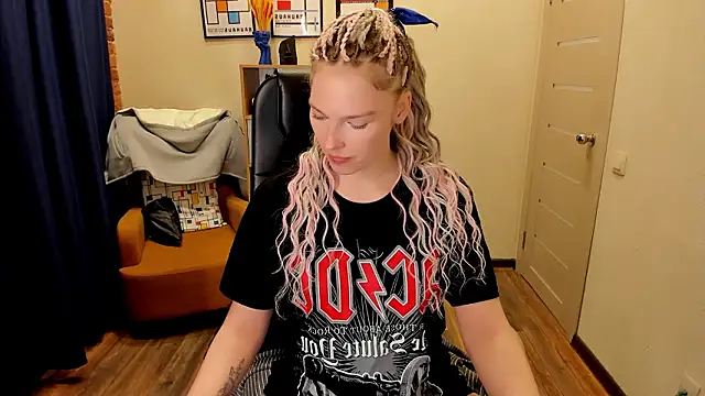  fiona Love online show from 03.05.26