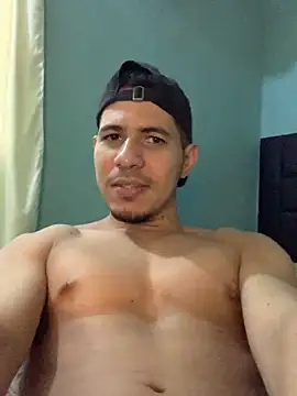 Snapshot of steven_clain chatting on 03.05.25 steven clain online show from 03.05.25