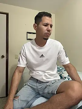 Snapshot of steven_clain chatting on 09.24.25 steven clain online show from 09.24.25