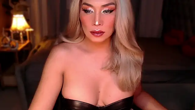 QUEEN GIAMOORE69 online show from 05.23.26