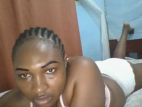 Snapshot of cute_lavenda chatting on 12.04.25 cute lavenda online show from 12.04.25